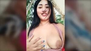 asian teens pissing beach - Asian girl piss at the beach - ThisVid.com