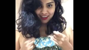 desi tit flash - desi girl boobs flash - XVIDEOS.COM