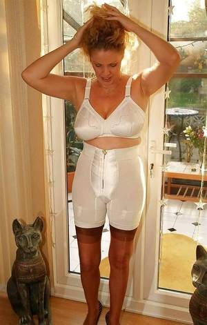 Girdle Lingerie Porn - Big Bra and Girdle Panty :)