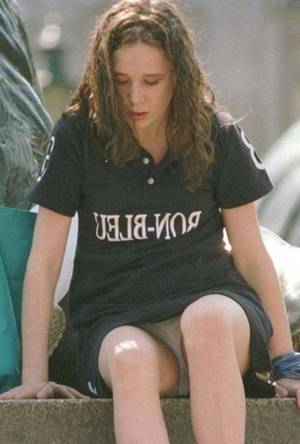 car upskirt voyeur - Upskirt downblouse