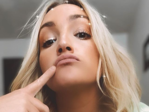 Jamie Lynn Spears Porn Hardcore - Maisie Williams Just Spilled All The Spicy Details On Filming THAT Arya and  Gendry Scene