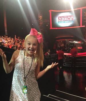Jojo Siwa Fan Porn - Live taping tonight of So You Think You Can Dance next Generation! Tune in  East Coast Fans ! Live in 10 minutes ðŸŽ€ðŸŽ€ðŸŽ€ðŸŽ€ðŸŽ€