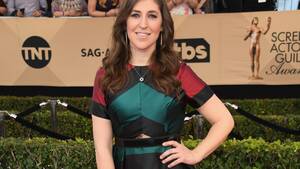 Mayim Bialik Porn Sex - The Big Bang Theory's Mayim Bialik speaks out against celebrities posing  nude for 'empowerment' | IBTimes UK