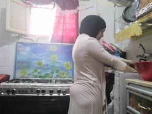 kitchen arab sex - routine hijab arabic muslim in kitchen - Upornia.com