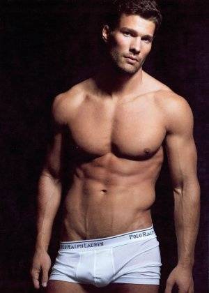 Aaron Oconnell Porn - F | Aaron O Connell | Fashion Model Management S.p.A.