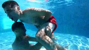 Gay Pool Porn Underwater - Underwater/Drowning Men: Underwater barefacedâ€¦ ThisVid.com