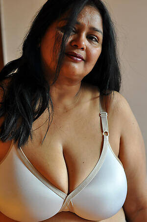 naked mature indian ladies - Mature Indian Porn, Mature Nude Photos