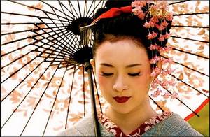 japanese geisha movie - beautiful geisha with parasol - screen shot from movie Memoirs of a Geisha