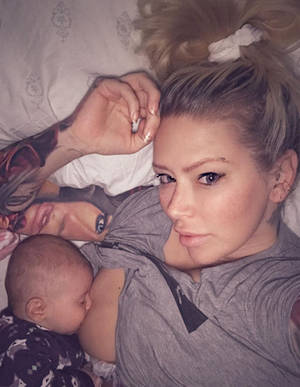 breast feeding - Ex Porn star Jenna Jameson creates divided opinion with her intimate  breastfeeding pic