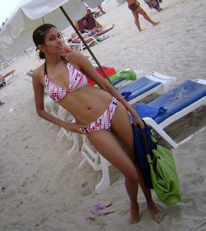 desi hot beach girls - Desi Hot Indian Girls In Bikini On Beach Sexy Photos
