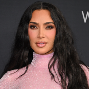 Kim Kardashian Outrageous - New Kim Kardashian Photo Confuses Internetâ€”'Missing a Toe'