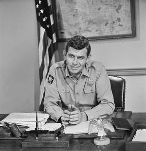 Aunt Bea Andy Griffith Show Fake Porn - America's sheriff Andy Griffith dead at 86 (Photo: CBS via Getty Images)