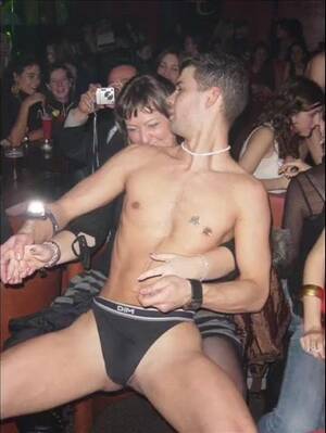 French Stripper Porn - French stripper in thong - ThisVid.com æ—¥æœ¬èªžã§