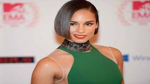 alicia keys pregnant and naked - Pregnant Alicia Keys posts nude photo for a cause - India Today