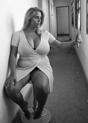 horny bbw skirt - Long Skirt & Curvy beautiful legs