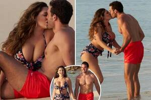 Kelly Brook - Kelly Brook and boyfriend Jeremy Parisi can't keep their hands off each  other as they kiss and cuddle on holiday in Antigua | The Irish Sun
