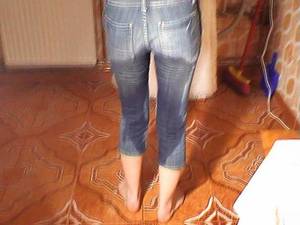 girls pissing their panties in public - girls peeing in their panties