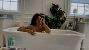 Jennifer Garner Hardcore Porn - A totally NUDE Jennifer Garner undergoes a dramatic hair transformation on  Instagram | Daily Mail Online