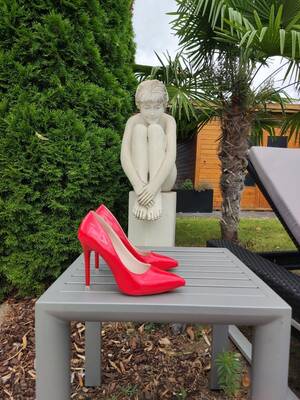 fkk chubby girl - Report: two weeks in July : r/fkksharks