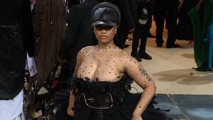 nicki minaj hot big tits - Met Gala 2022: Nicki Minaj almost spills out of her VERY busty dress |  Daily Mail Online