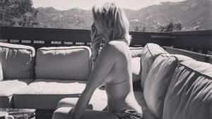 mixed gender nude beach groups - The case for getting naked this summer | CBC Life