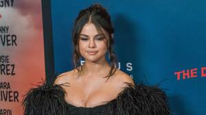 black porno selena gomez - Selena Gomez in Black Feathered Dress at 'Dead Don't Die' Premiere
