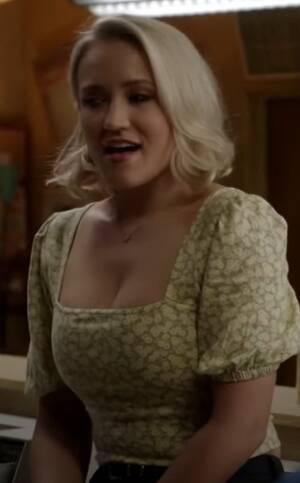 Emily Osment Porn - Emily Osment in Young Sheldon : r/EmilyOsment