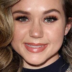 Brec Bassinger Porn - Brec Bassinger's Makeup Photos & Products | Steal Her Style