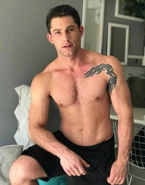 Brazilian Gay Male Porn Star - Fernando Ferraro: Hot Brazilian Newcomer Makes His Gay Porn Debut Bottoming  Bareback For Dominic Pacifico