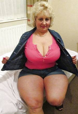 chubby mature hottie - Naked wemen on swings