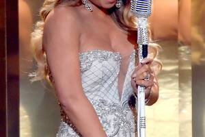 Mariah Carey Monster Porn - Move over Kim K, Mariah Carey is filming reality series (but her team is  not happy) | Irish Independent