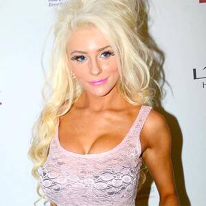 Courtney Stodden Fuck Porn - Never Say Never': Courtney Stodden Backflips On Potential Release Of Sex  Tape