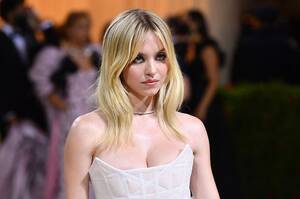 Amy Adams Fucking - Sydney Sweeney Is Learning About Celebrity The Hard Way