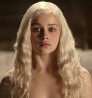 Emilia Clarke Porn - Emilia Clarke raged at Game of Thrones bosses who 'guilt-tripped' her into  nude scenes - NZ Herald