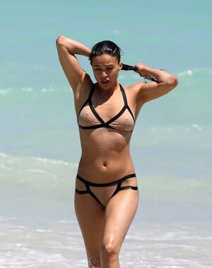 Michelle Rodriguez Porn - Michelle Rodriguez Wet & Nipply : r/CelebrityBelly