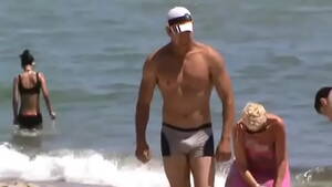 big dick beach bulges - Beach bulge - XVIDEOS.COM