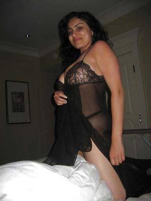 Indian Couple Honeymoon - Indian couple-Honeymoon ki chudai pics