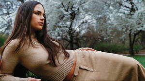 Jordana Brewster Porn - HD wallpaper: Jordana Brewster, women, brunette, long hair, actress, trees  | Wallpaper Flare