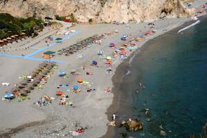 costa del sol beach topless - The Costa del SolÂ´s Best Nudist Beach: Playa de Cantarrijan