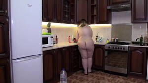 bbw nude cooking - Naked BBW with a juicy PAWG loves to cook dinner without clothes Homemade  fetish - XVIDEOS.COM