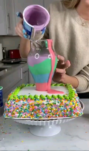 Cake Punch Porn - This is a joke right? By the way, I skipped a bit, it was 18 minutes until  she lifted the vase. : r/StupidFood