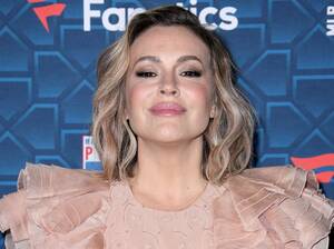 alyssa milano upskirt miley cyrus - Alyssa Milano Shows Off Natural Face For 50th Birthday