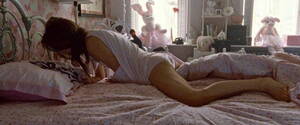 Black Swan Natalie Portman Porn - Natalie Portman Masturbates in Scene from 'black Swan' on Sc watch online  or download