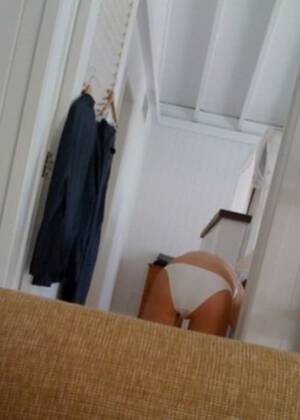 demi moore upskirt panty - Demi Moore blasts Ashton Kutcher for posting a picture of her in her  underwear - Extra.ie