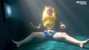 Kinky Underwater Sex - inflating my aeroplane life jacket underwater - Sex Movies Featuring Kinky  Splash