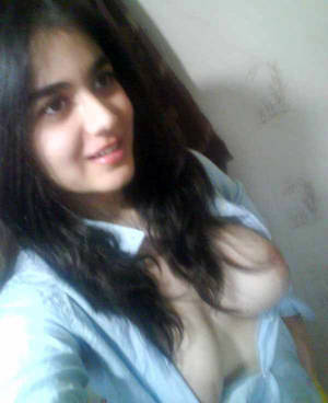 Huge Opens Cute - Big Boobs Deshi Cute girls open Her Cute Boobs pic