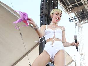 Billy Ray Cyrus Sexy - Why Miley Cyrus isn't as crazy as you think she is