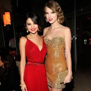 Ass Lesbian Selena Gomez - Dorothy Surrenders: February 2011