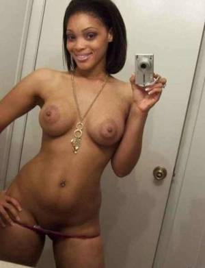 black chick pussy selfie - 
