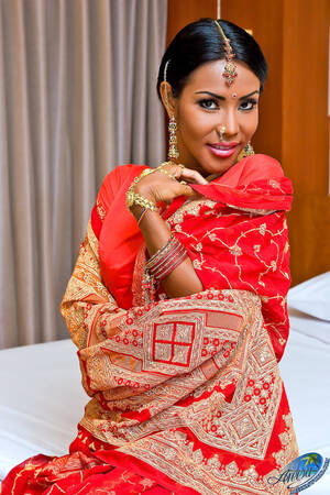 indian ts areeya - Hot Indian slut Areeya exposing her sexy tits & her big shemale cock -  PornPics.com